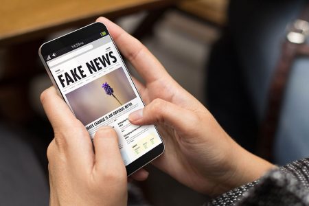 Desinformación y democracia. Daños colaterales de las fake news